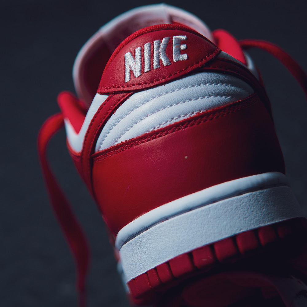 NIKE DUNK LOW SP / WHITE-UNIVERSITY RED