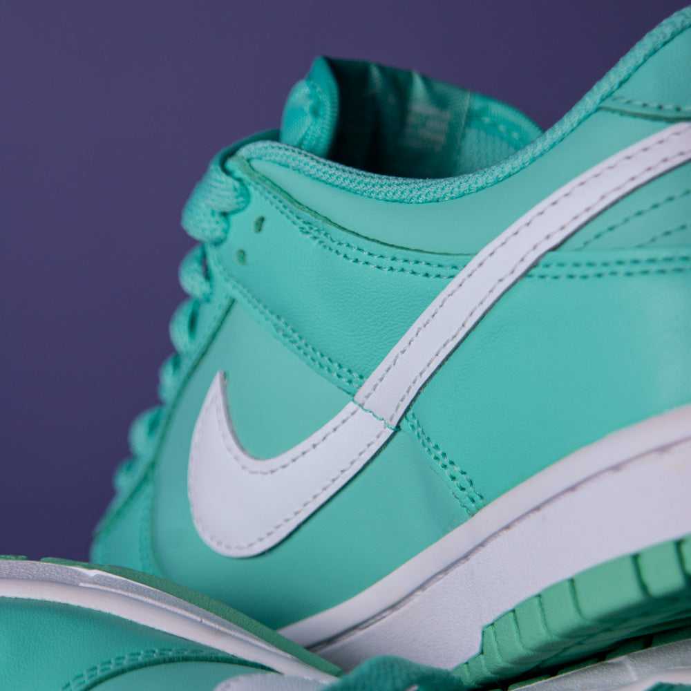 NIKE DUNK LOW (GS) / EMERALD RISE-WHITE