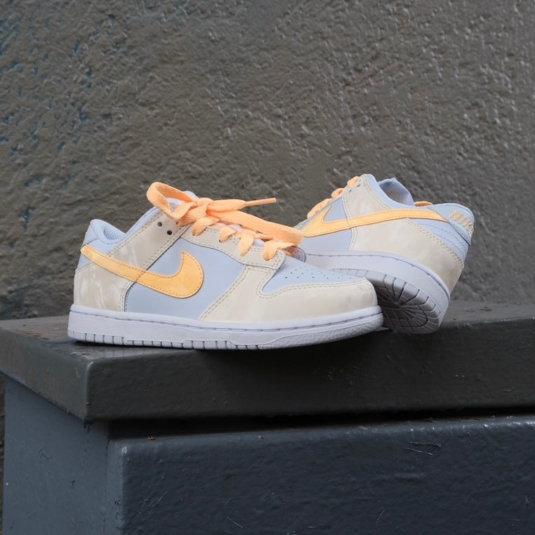 NIKE DUNK LOW (PS) / PALE IVORY-MELON TINT-FOOTBALL GREY