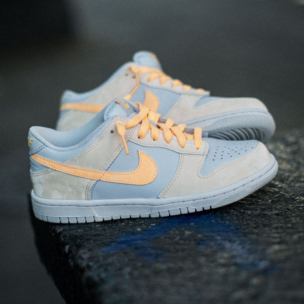 NIKE DUNK LOW (GS) / PALE IVORY-MELON TINT-FOOTBALL GREY